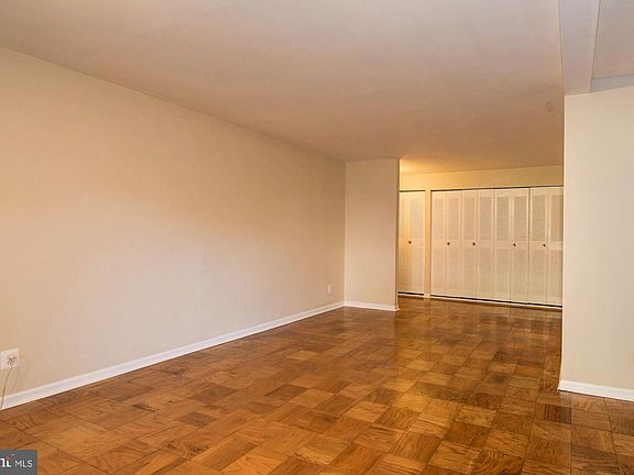 5th image of 4416 Island Pl APT 104