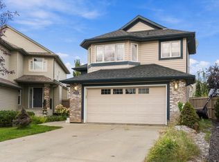8218 Shaske Pl NW, Edmonton, AB T6R 3V9