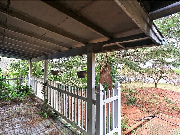2nd image of 4884 Dana Dr SE