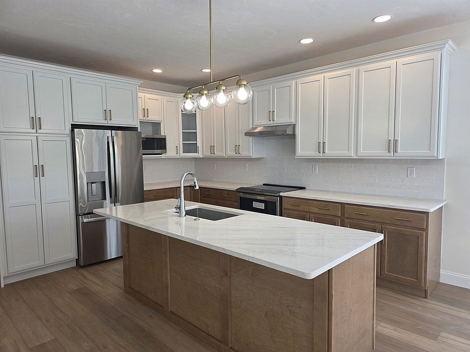 1st image of 20 Integrity Dr #10