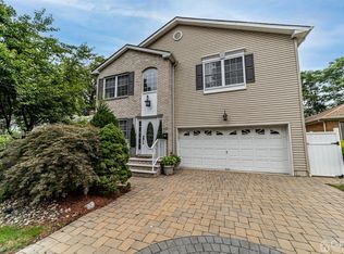 1101 Georgian Dr, Linden, NJ 07036