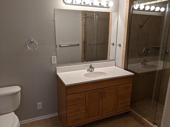 2nd image of 1125 Kathy Ln Suite 2