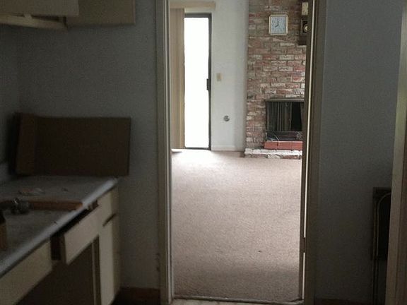 5th image of 1517 Venetian Dr