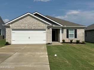 54 Thorn Tree St, Byhalia, MS 38611