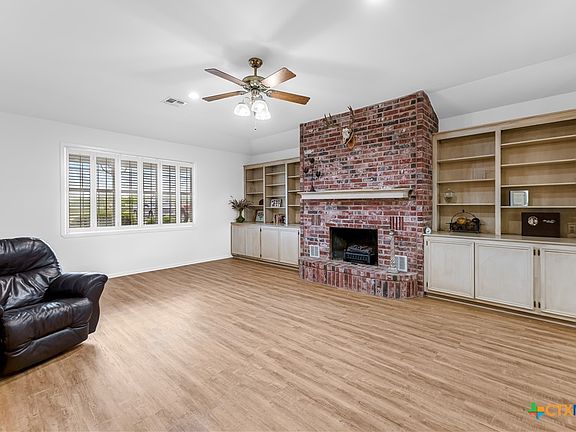 3rd image of 201 Parsons Rd