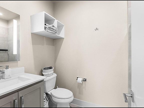 5th image of 1771 McCoy St Suite 106