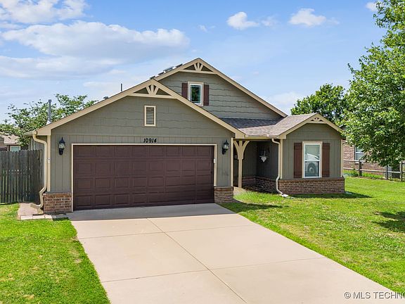 2nd image of 10914 N 118th Ave E