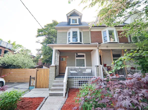 256 Boston Ave #B, Toronto, ON M4M 2V3