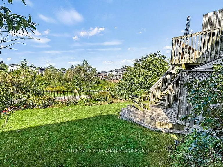1841 Foxwood Ave #WALKOUT BASEMENT — Photo 4