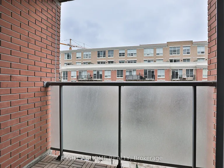 1005 King St W #613 — Photo 17