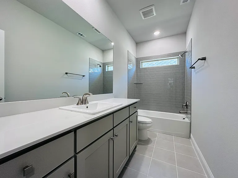 7017 Sunset Blvd — Photo 30