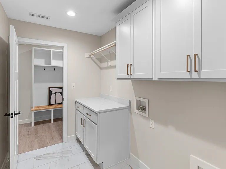 2908 Genesis Dr — Photo 36