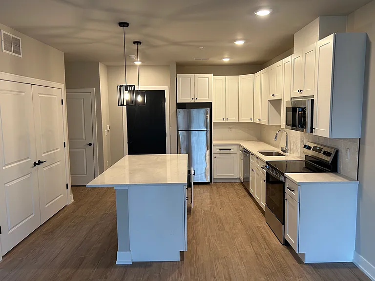 3738 Speedway Rd #2 — Photo 3