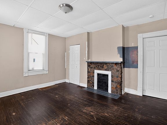 5th image of 2188 Margaret Ave