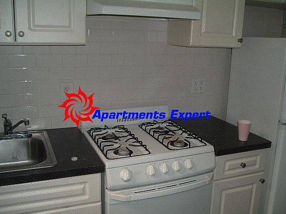 3rd image of 242 Bradhurst Ave APT 36