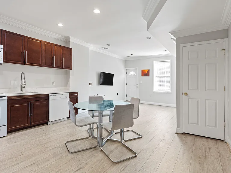 219 P St NW #1 — Photo 14