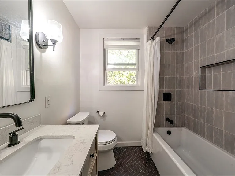 281 Washington Ave #2 — Photo 1