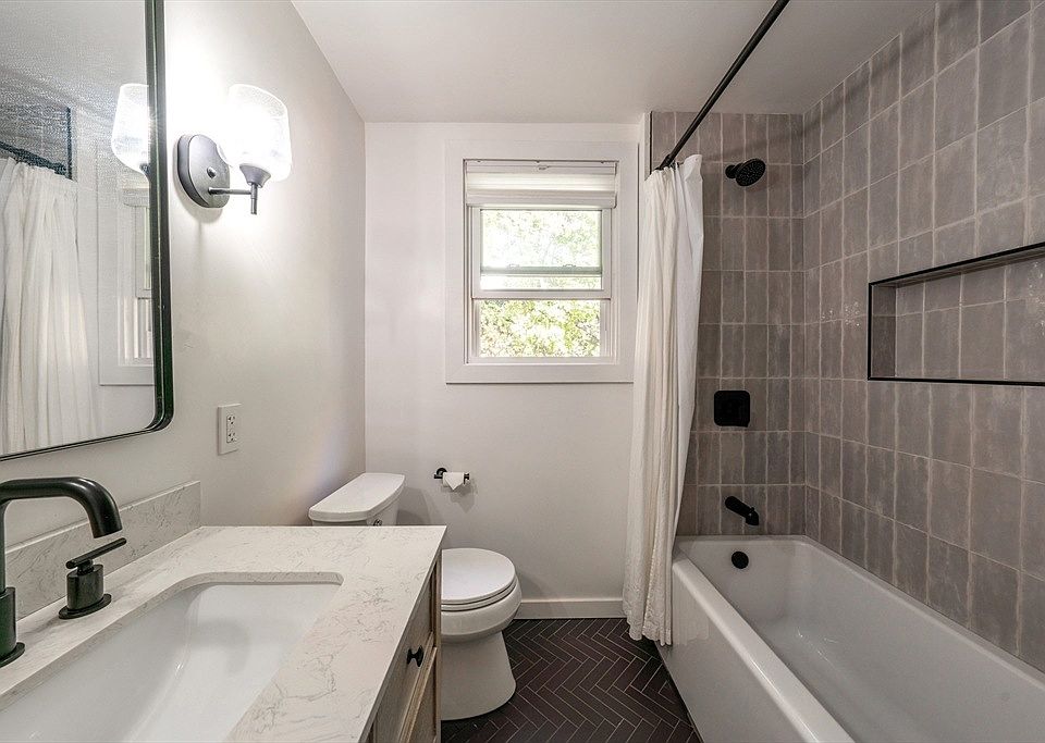 1st image of 281 Washington Ave #2