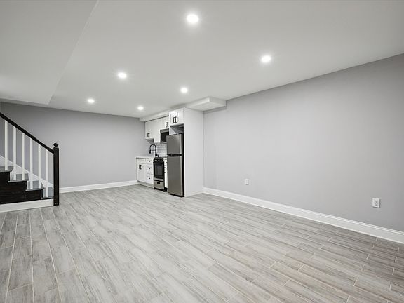 4th image of 5126 Walton Ave #2