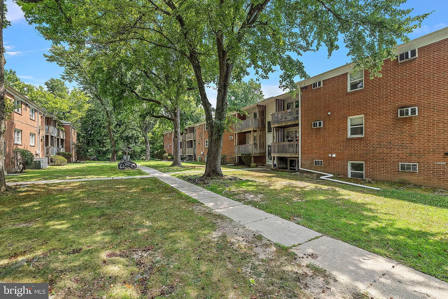 2 bed, $1,895 — Photo 2