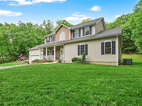 2nd image of 32 Bissonnette Cir