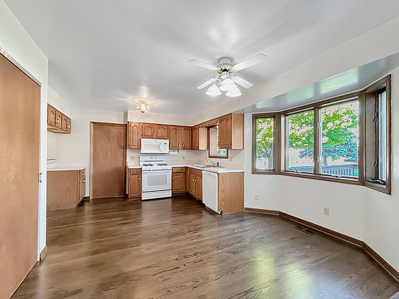 4th image of 725 N Oriole Ct
