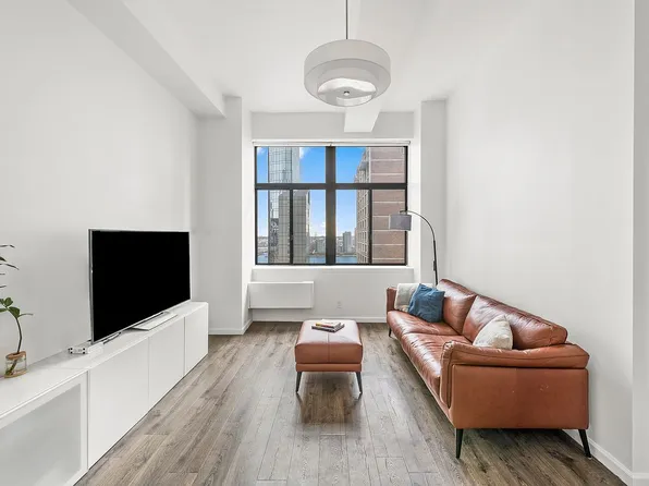 310 E 46th St APT 19L, New York, NY 10017