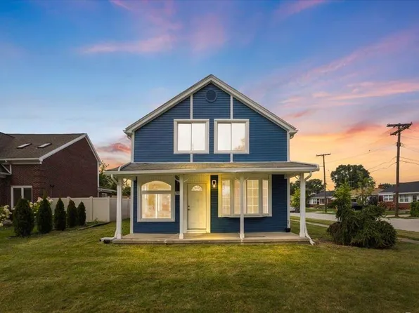 19903 Martin Rd, Saint Clair Shores, MI 48081