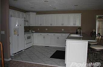 4th image of 23 Longview Dr