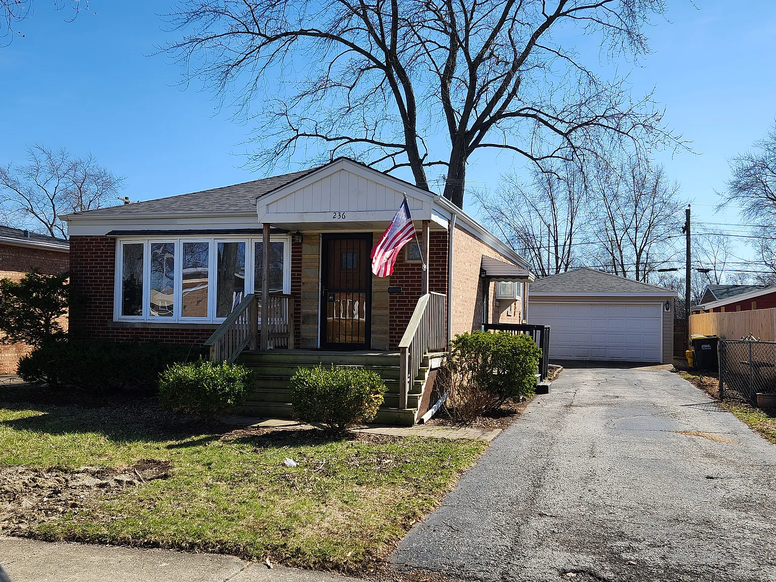 236 Chestnut Ave photo 1