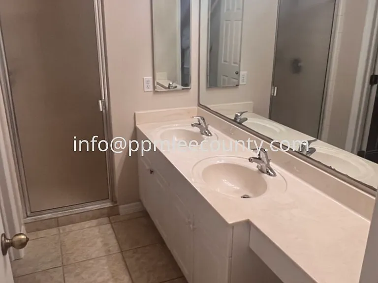 4618 SW 7th Pl — Photo 7