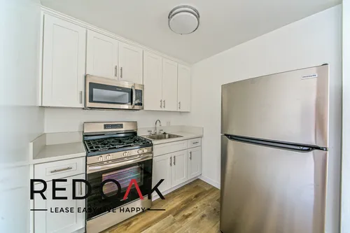 1841 S Manhattan Pl #28 Photo 1