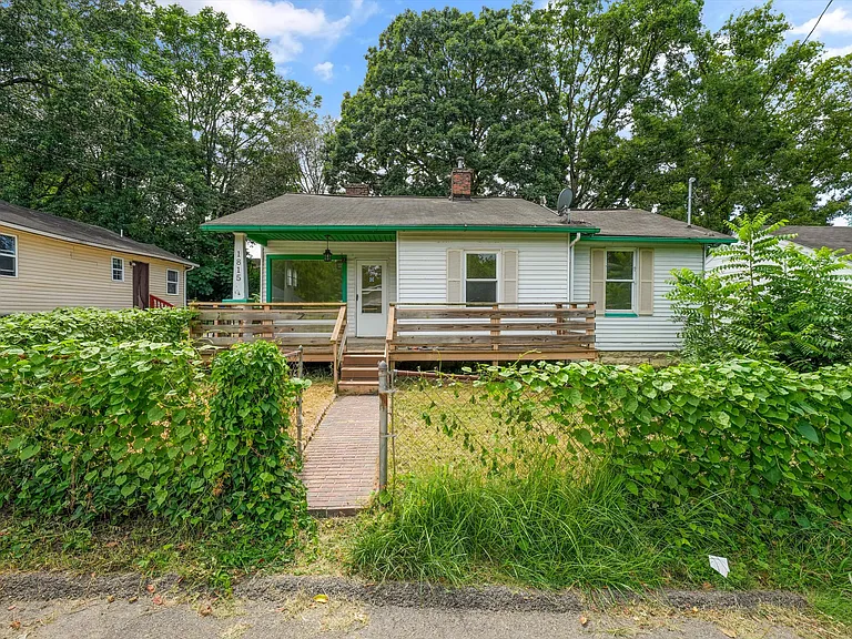 1815 Fay St — Photo 32
