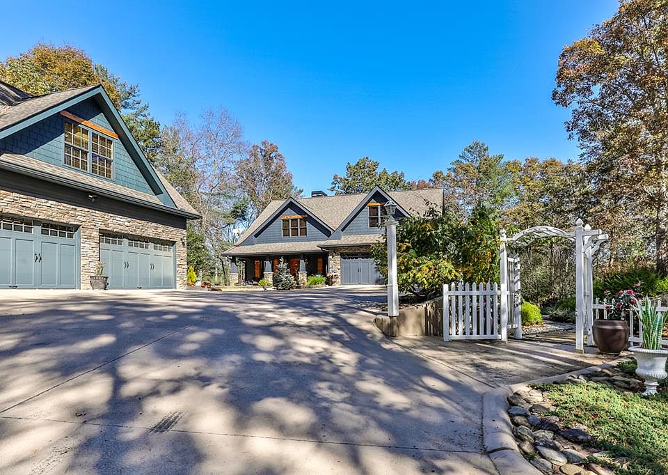1st image of 661 Shenendoa Dr