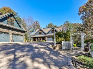 661 Shenendoa Dr, Ellijay, GA 30540