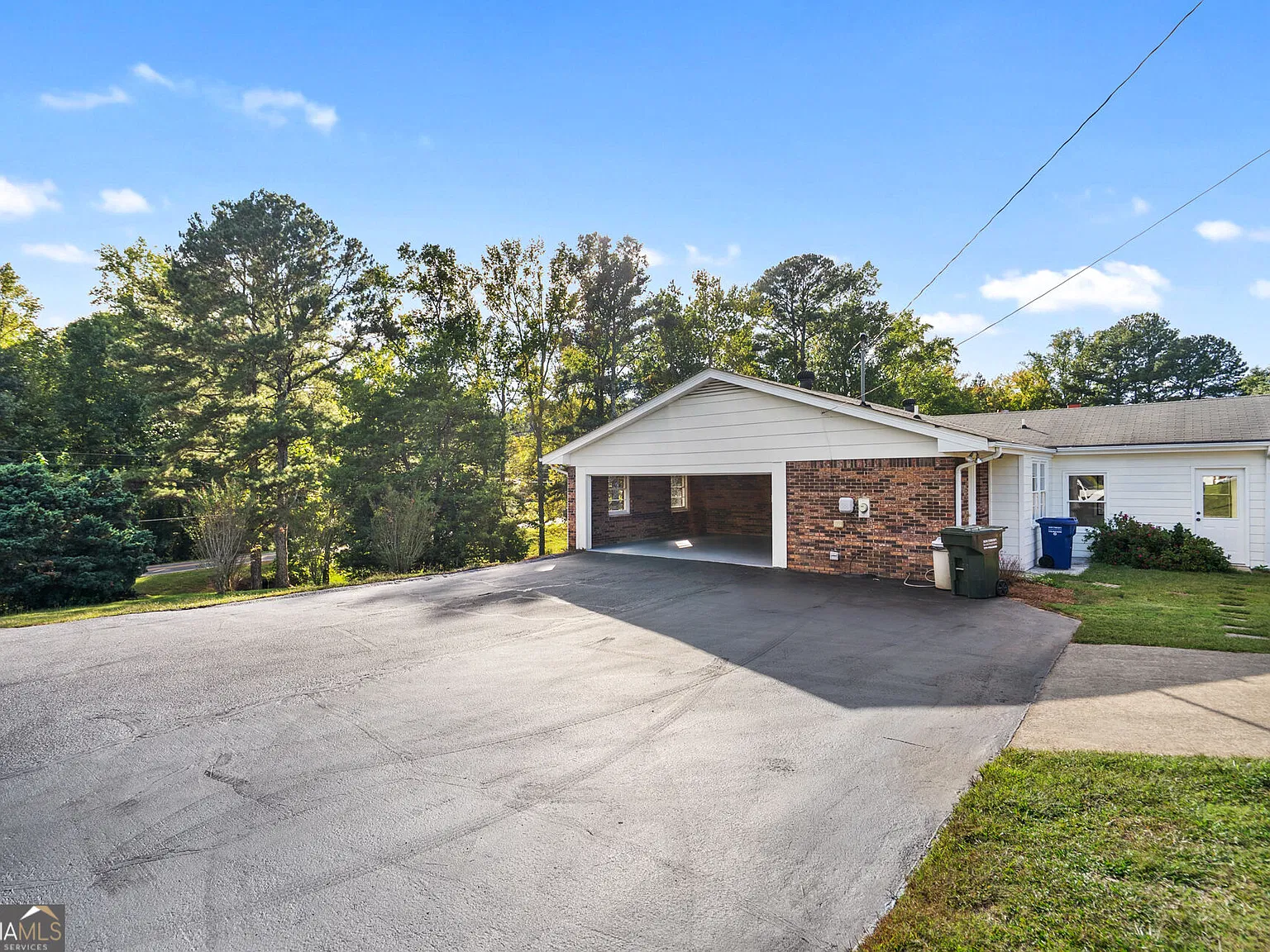 4 bed, 3.0 bath, 2921 sqft, $2,700 — Photo 3