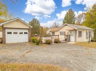 1841 Mecklenburg Ave, Victoria, VA 23974