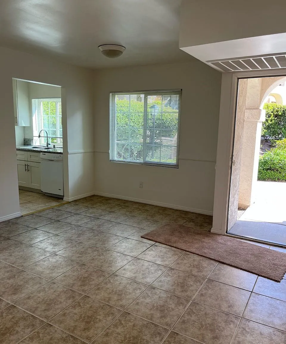2 bed, 907 sqft, $2,800 — Photo 3