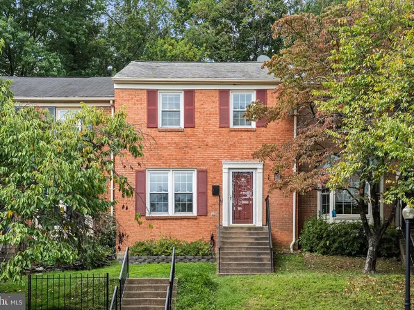 7440 Chummley Ct, Falls Church, VA 22043
