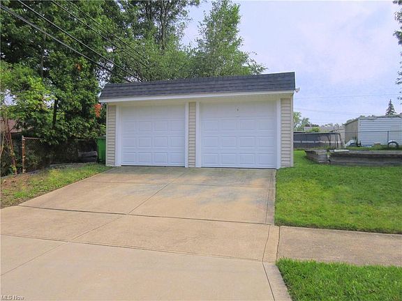 2nd image of 5703 E 139th St