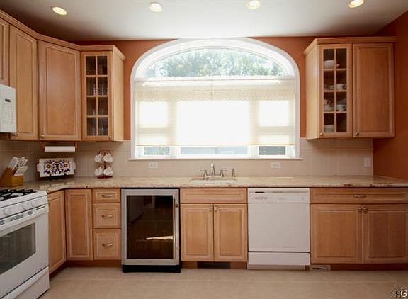 5th image of 25 Forest Ln