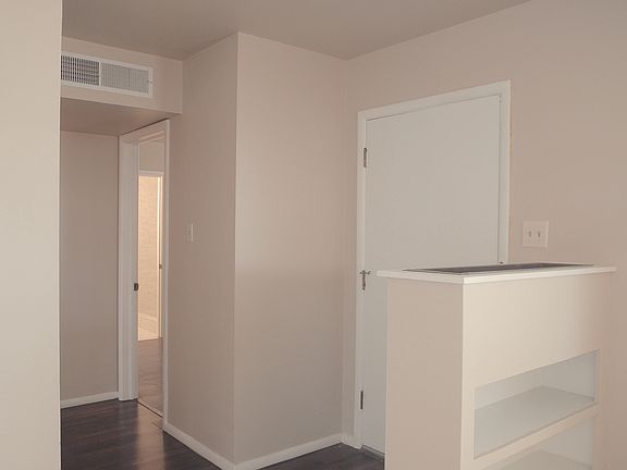 3rd image of 446 De Soto Ave