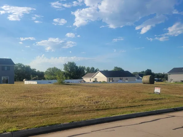 588 Shawnee Blvd, Tecumseh, NE 68450