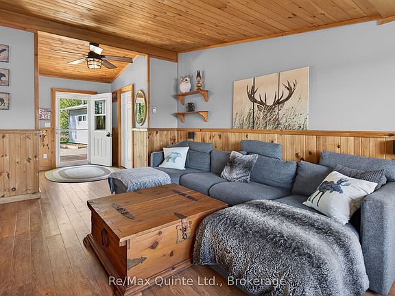 5th image of 585 Pine Point Ln