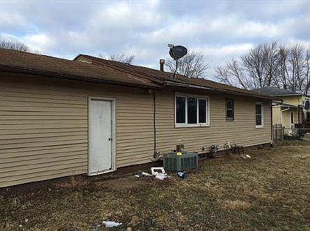 2nd image of 4017 Hillandale Rd