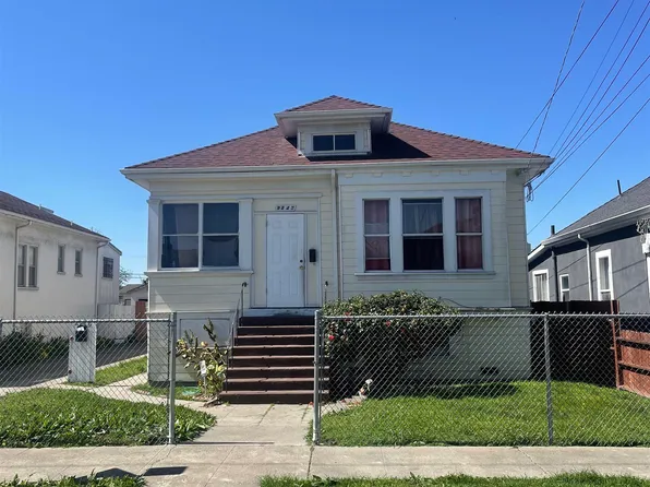 9845 B St, Oakland, CA 94603