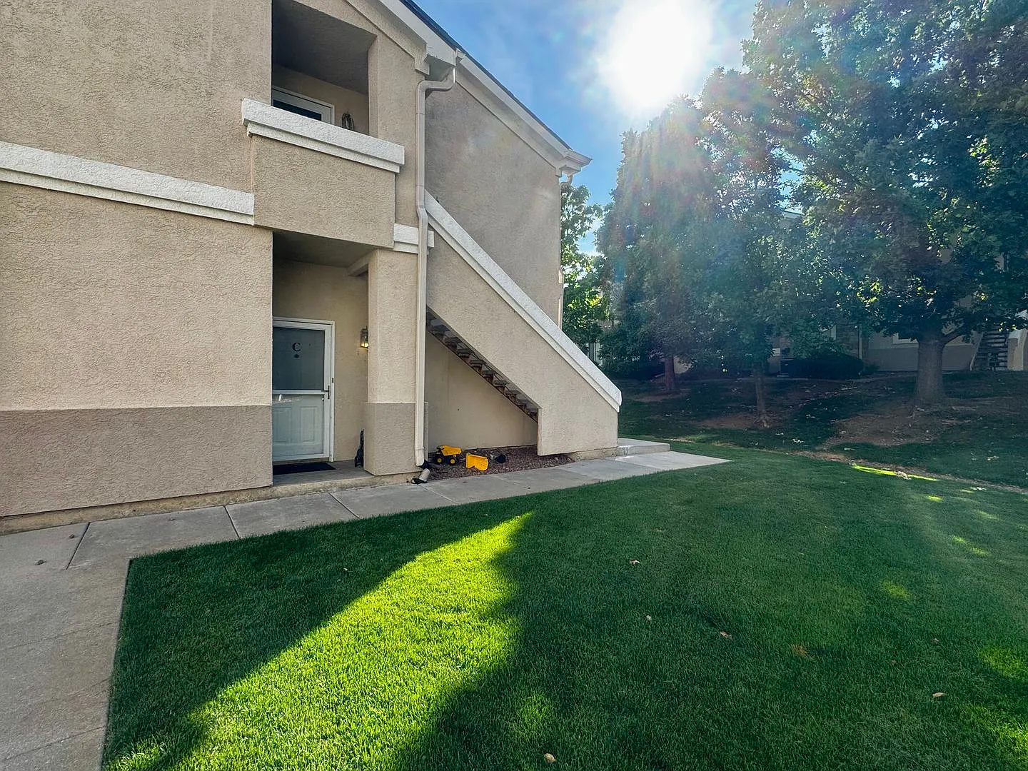 2 Bedroom Condo in gated community — Photo 2