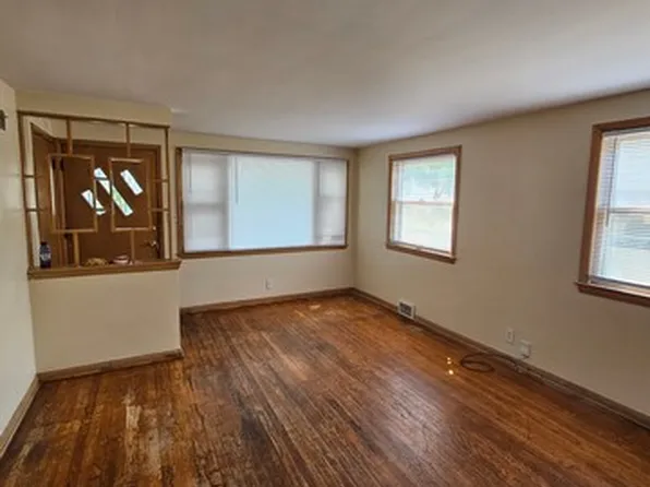 5805 N 37th St, Milwaukee, WI 53209