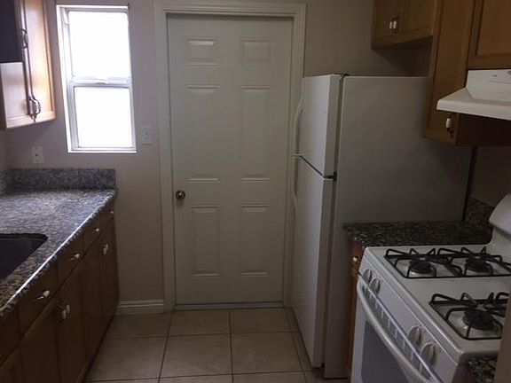4th image of 718 Jefferson Ave #Ab