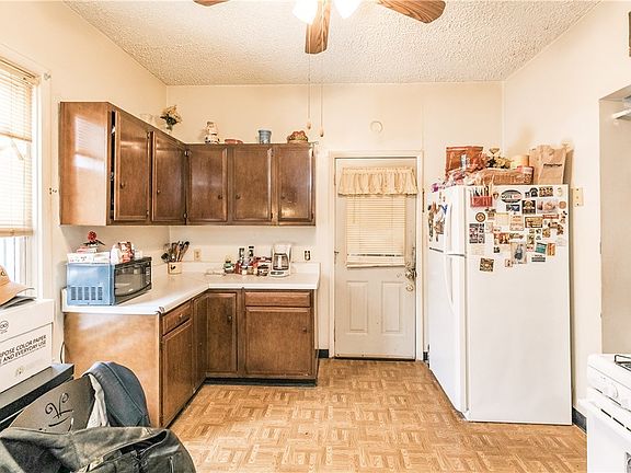 4th image of 820 Avery Ave
